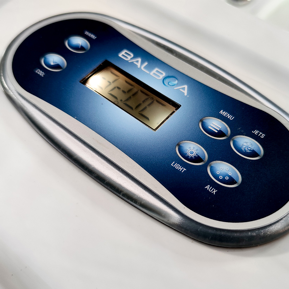 Vacay-Spas-Dual-Lounger_0002_Dual-Lounger-Control-Panel