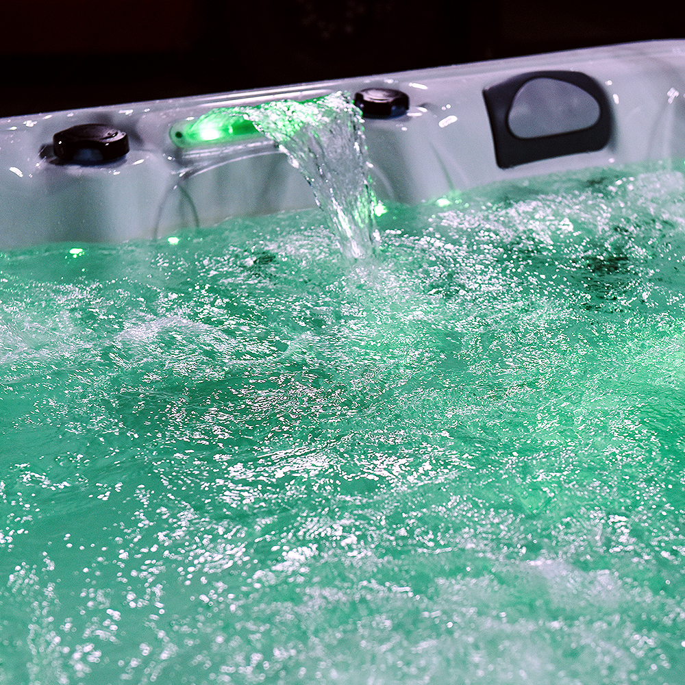 Vacay-Spas-Single-Lounger_0001s_0015_Single-Lounger-Water-Feature-4
