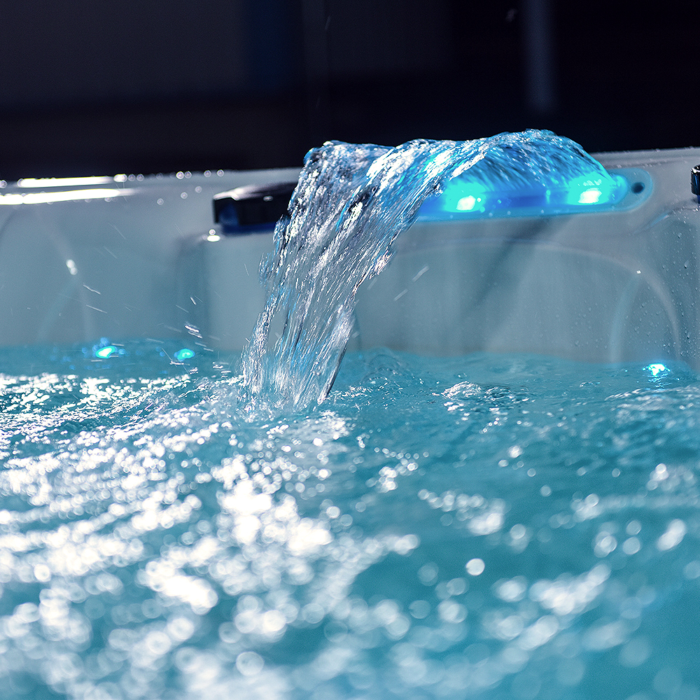 Vacay-Spas-Single-Lounger_0001s_0018_Single-Lounger-Water-Feature-1